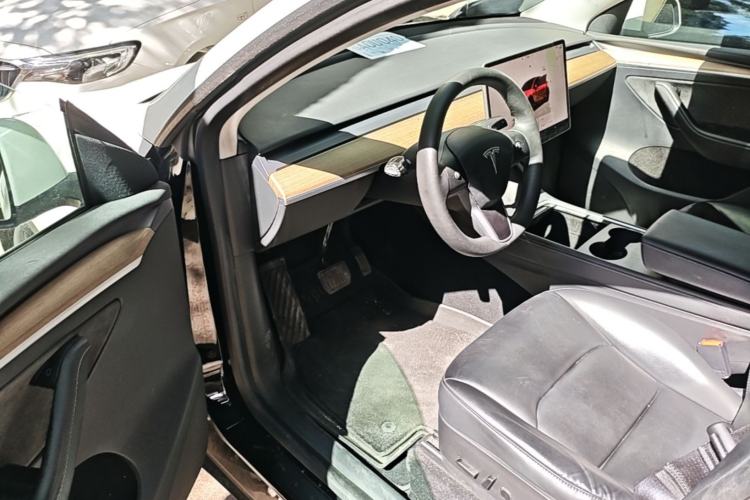 Used Tesla Model Y 2022 Rear-Wheel-Drive Version Driver Seat