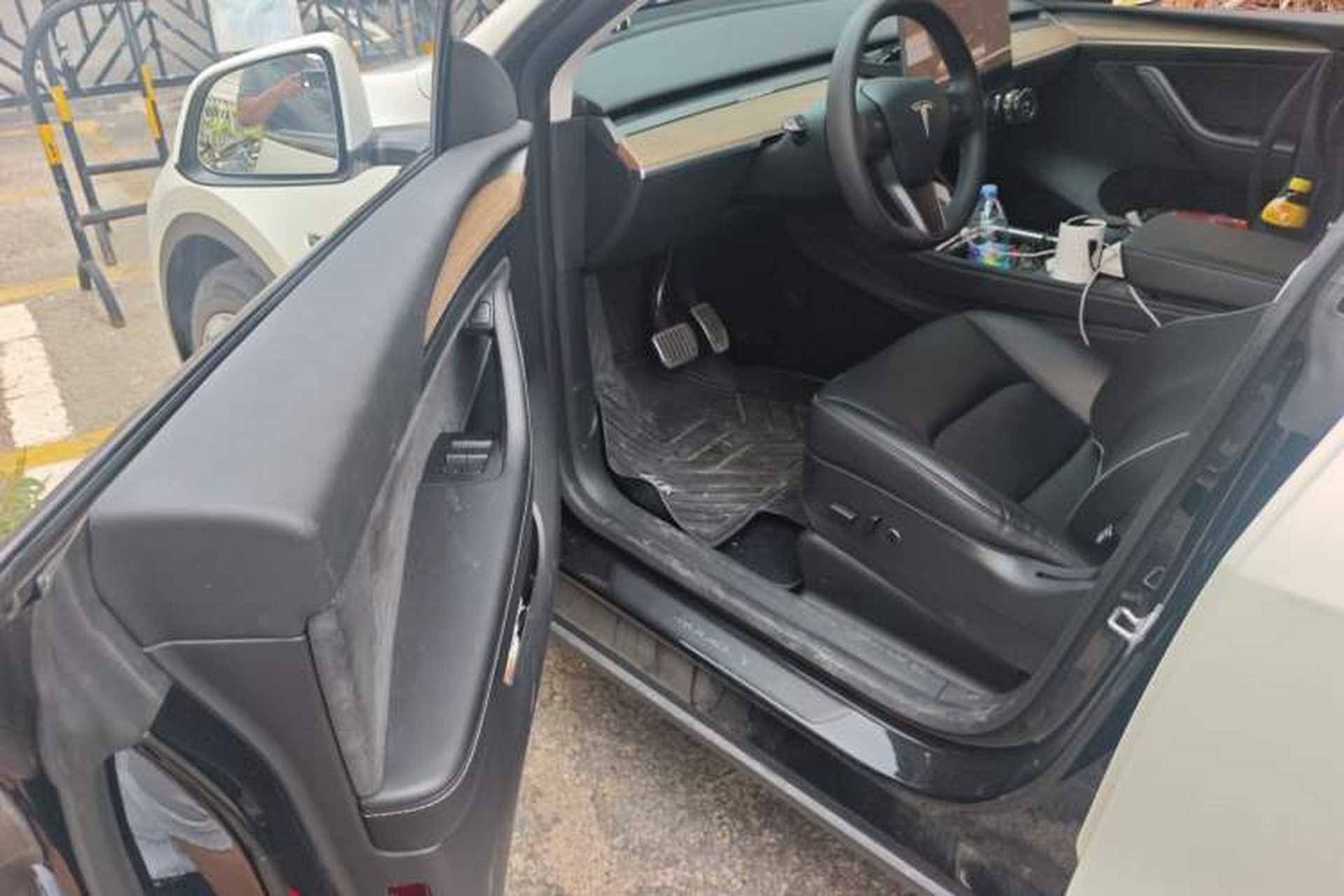 Used Tesla Model Y 2022 Long-Range All-Wheel-Drive Version Driver Seat