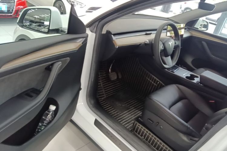 Used Tesla Model Y 2022 Rear-Wheel-Drive Version Driver Seat