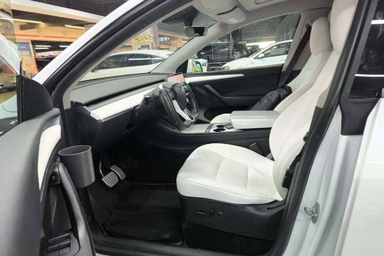 Used Tesla Model Y 2022 Performance High-Performance All-Wheel-Drive Version Driver Seat