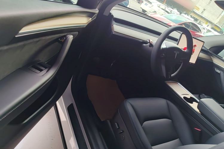 Used Tesla Model Y 2022 Rear-Wheel-Drive Version Driver Seat