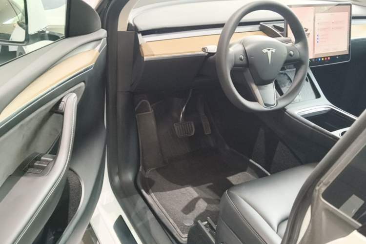 Used Tesla Model Y 2022 Revised Version Rear-Wheel Drive Driver Seat