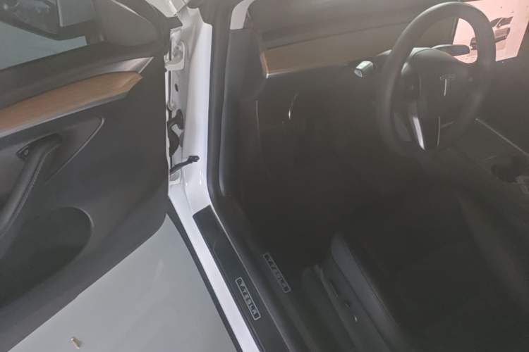 Used Tesla Model Y 2022 Rear-Wheel-Drive Version Driver Seat