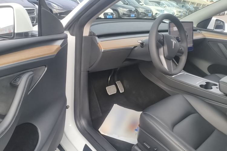 Used Tesla Model Y 2022 Rear-Wheel-Drive Version Driver Seat