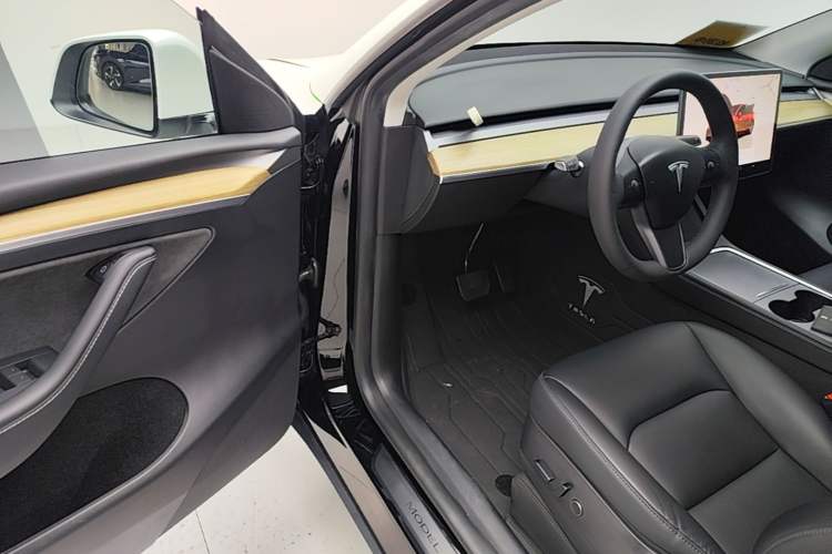 Used Tesla Model Y 2022 Revised Version Rear-Wheel Drive Driver Seat