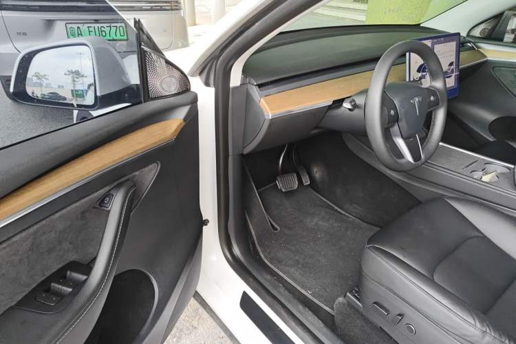 Used Tesla Model Y 2022 Rear-Wheel-Drive Version Driver Seat