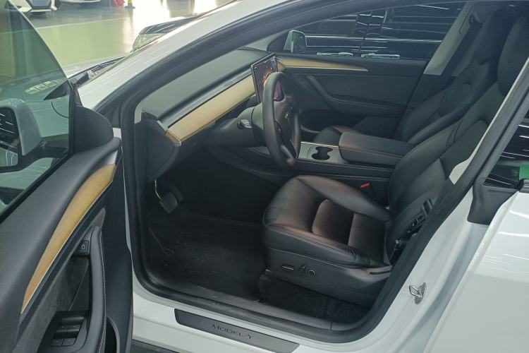 Used Tesla Model Y 2022 Rear-Wheel-Drive Version Driver Seat