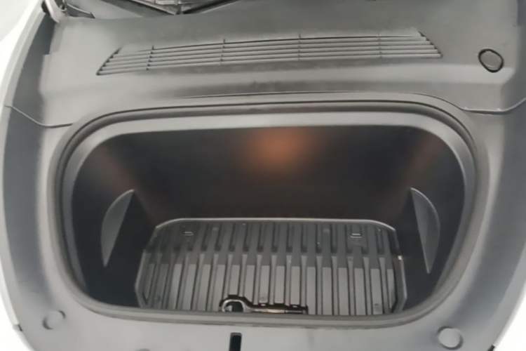 Used Tesla Model Y 2022 Rear-Wheel-Drive Version Engine Bay