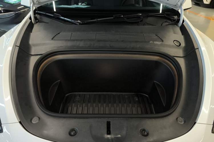 Used Tesla Model Y 2022 Performance High-Performance All-Wheel-Drive Version Engine Bay
