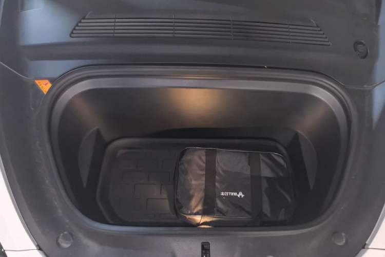 Used Tesla Model Y 2022 Rear-Wheel-Drive Version Engine Bay