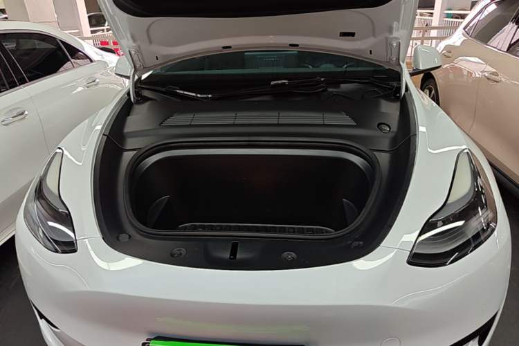 Used Tesla Model Y 2022 Rear-Wheel-Drive Version Engine Bay