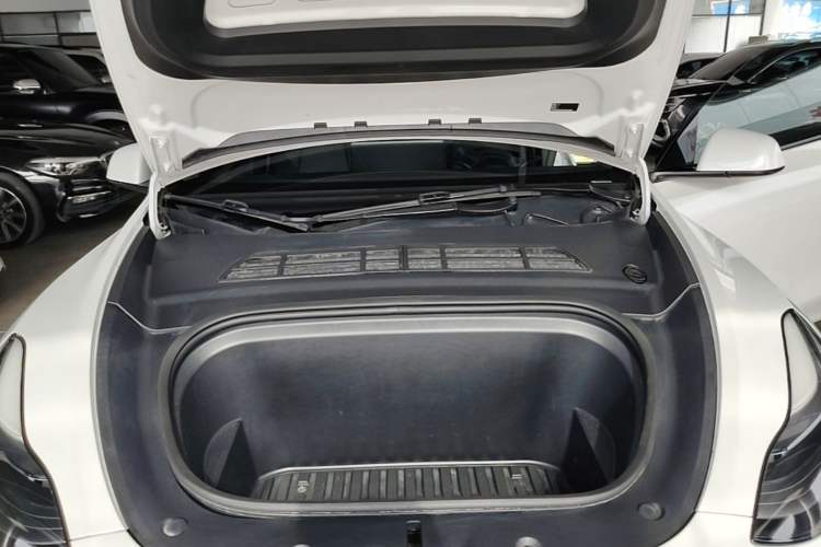 Used Tesla Model Y 2022 Rear-Wheel-Drive Version Engine Bay