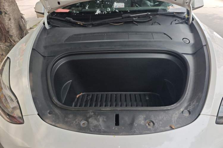 Used Tesla Model Y 2022 Rear-Wheel-Drive Version Engine Bay