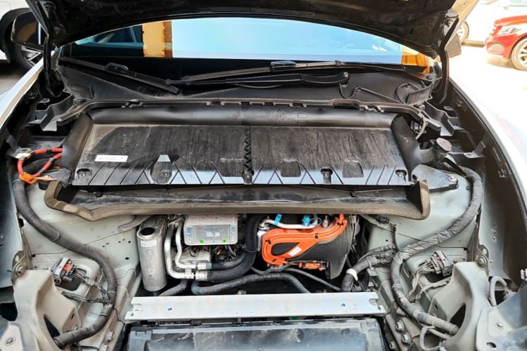 Used Tesla Model Y 2022 Rear-Wheel-Drive Version Engine Bay