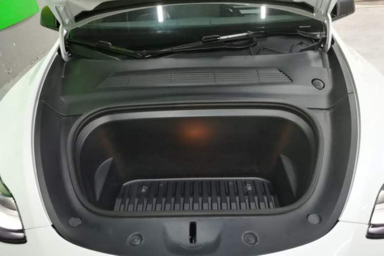 Used Tesla Model Y 2022 Performance High-Performance All-Wheel-Drive Version Engine Bay