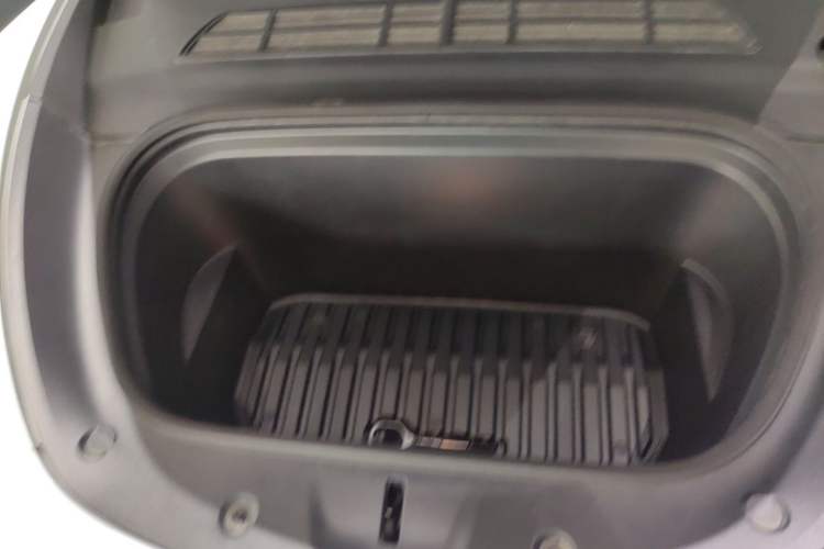 Used Tesla Model Y 2022 Rear-Wheel-Drive Version Engine Bay
