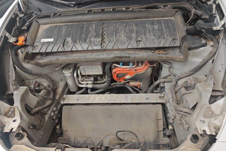 Used Tesla Model Y 2022 Rear-Wheel-Drive Version Engine Bay