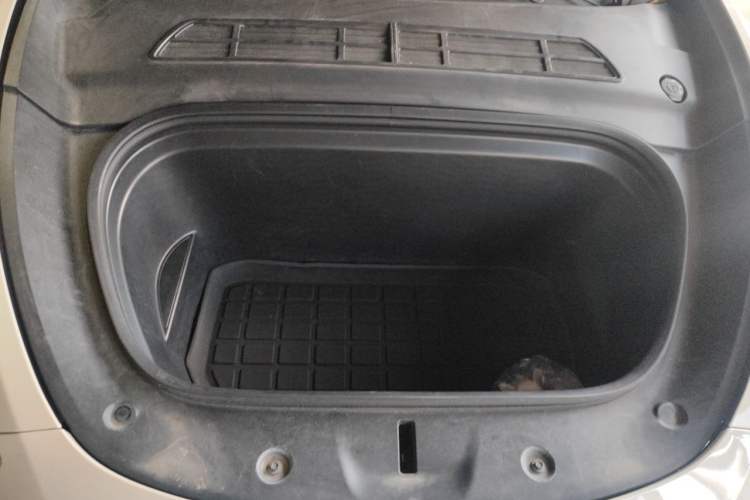 Used Tesla Model Y 2022 Rear-Wheel-Drive Version Engine Bay