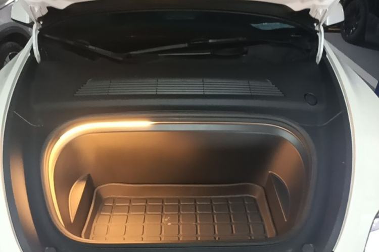 Used Tesla Model Y 2022 Rear-Wheel-Drive Version Engine Bay