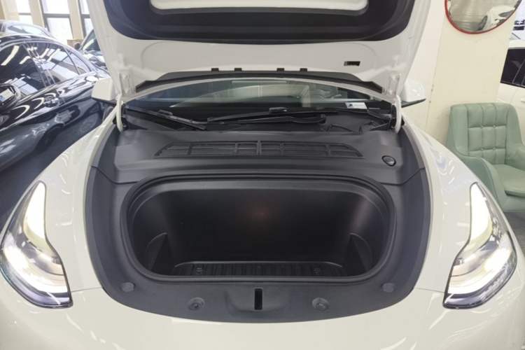 Used Tesla Model Y 2022 Rear-Wheel-Drive Version Engine Bay