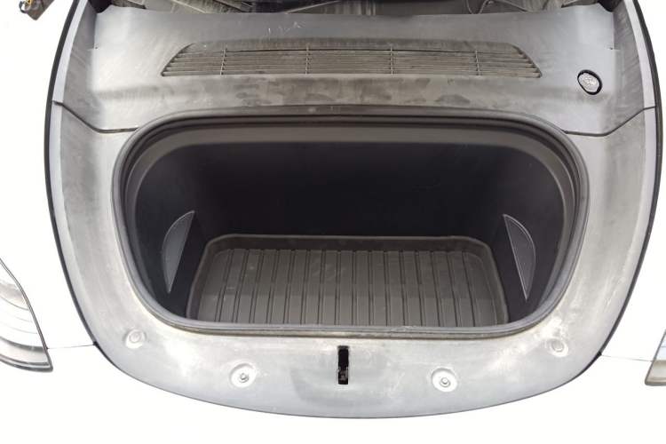 Used Tesla Model Y 2022 Revised Version Rear-Wheel Drive Engine Bay