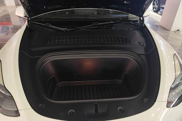Used Tesla Model Y 2022 Revised Version Rear-Wheel Drive Engine Bay
