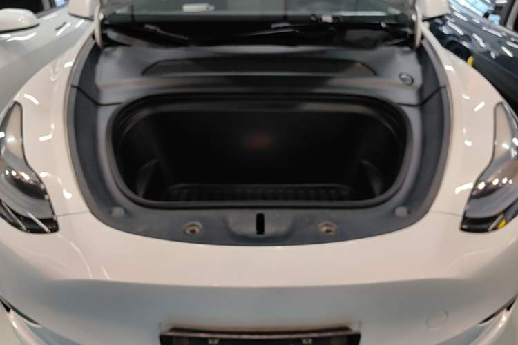 Used Tesla Model Y 2022 Rear-Wheel-Drive Version Engine Bay