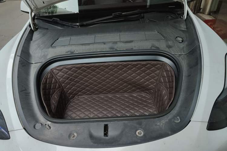 Used Tesla Model Y 2022 Rear-Wheel-Drive Version Engine Bay