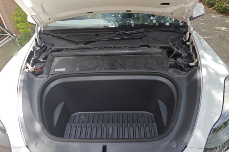 Used Tesla Model Y 2022 Rear-Wheel-Drive Version Engine Bay