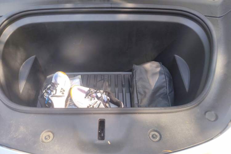 Used Tesla Model Y 2022 Rear-Wheel-Drive Version Engine Bay
