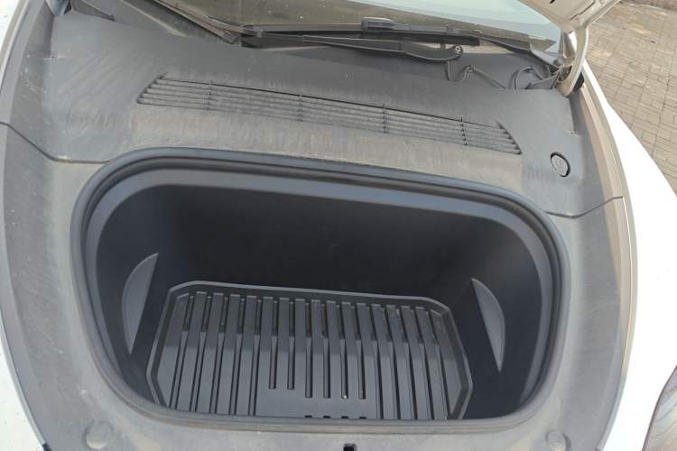 Used Tesla Model Y 2022 Revised Version Long-Range All-Wheel Drive Engine Bay