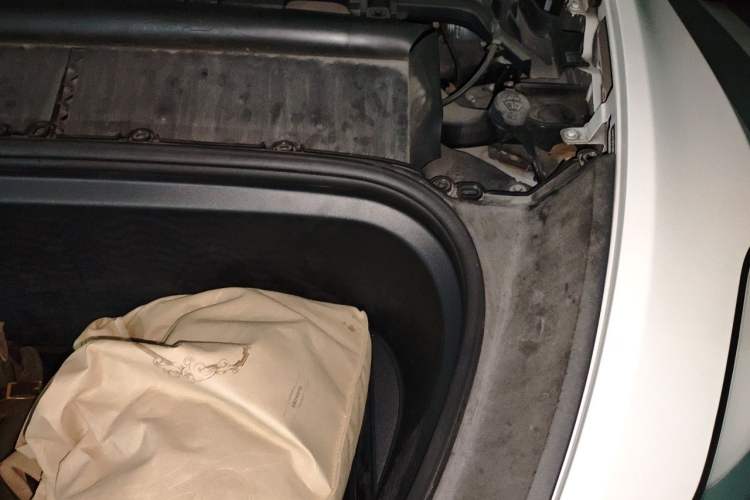 Used Tesla Model Y 2022 Rear-Wheel-Drive Version Engine Bay Left