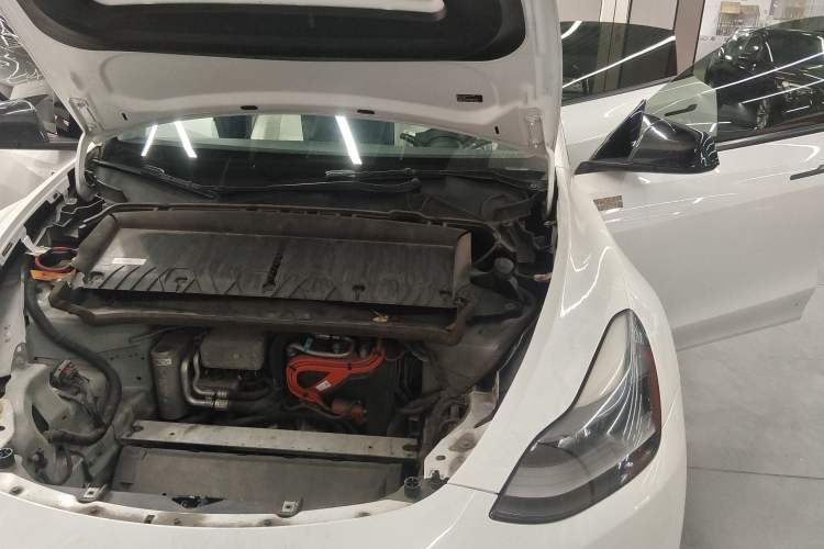 Used Tesla Model Y 2022 Performance High-Performance All-Wheel-Drive Version Engine Bay Left