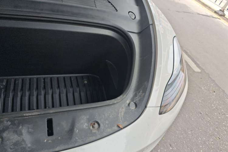 Used Tesla Model Y 2022 Rear-Wheel-Drive Version Engine Bay Left