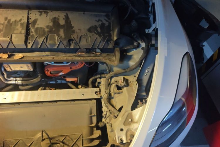 Used Tesla Model Y 2022 Performance High-Performance All-Wheel-Drive Version Engine Bay Left