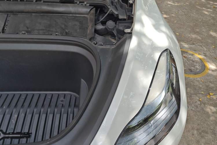 Used Tesla Model Y 2022 Rear-Wheel-Drive Version Engine Bay Left