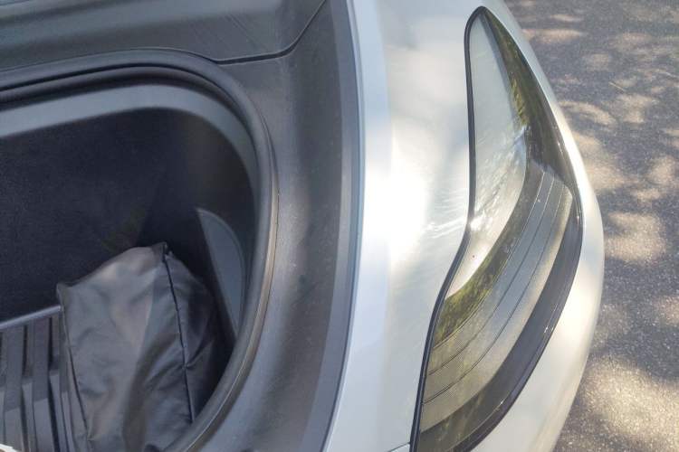Used Tesla Model Y 2022 Rear-Wheel-Drive Version Engine Bay Left
