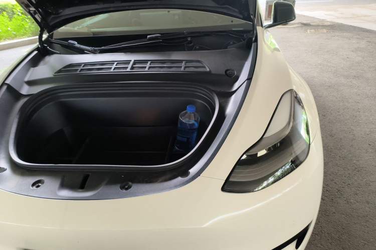 Used Tesla Model Y 2022 Rear-Wheel-Drive Version Engine Bay Left