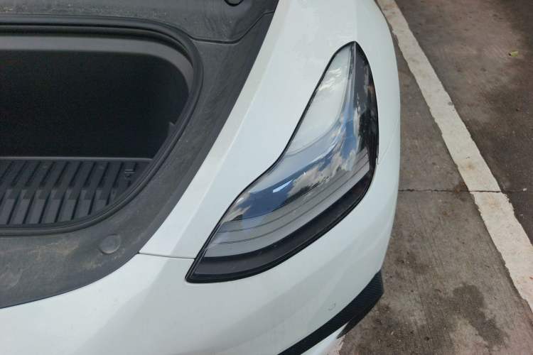 Used Tesla Model Y 2022 Rear-Wheel-Drive Version Engine Bay Left