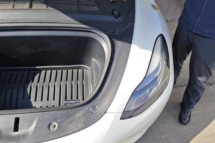 Used Tesla Model Y 2022 Performance High-Performance All-Wheel-Drive Version Engine Bay Left