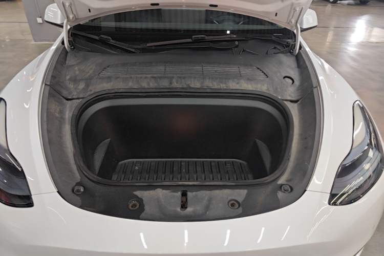 Used Tesla Model Y 2022 Revised Version Rear-Wheel Drive Engine Bay