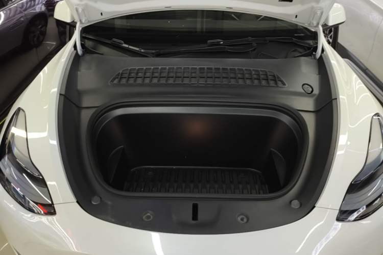 Used Tesla Model Y 2022 Revised Version Rear-Wheel Drive Engine Bay