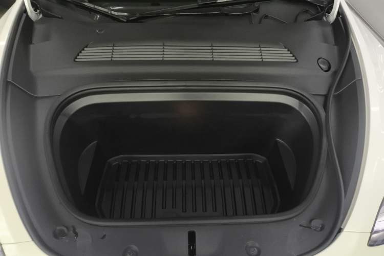 Used Tesla Model Y 2022 Revised Version Rear-Wheel Drive Engine Bay