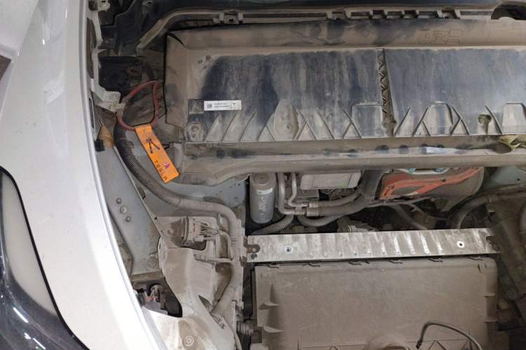 Used Tesla Model Y 2022 Rear-Wheel-Drive Version Engine Bay Right