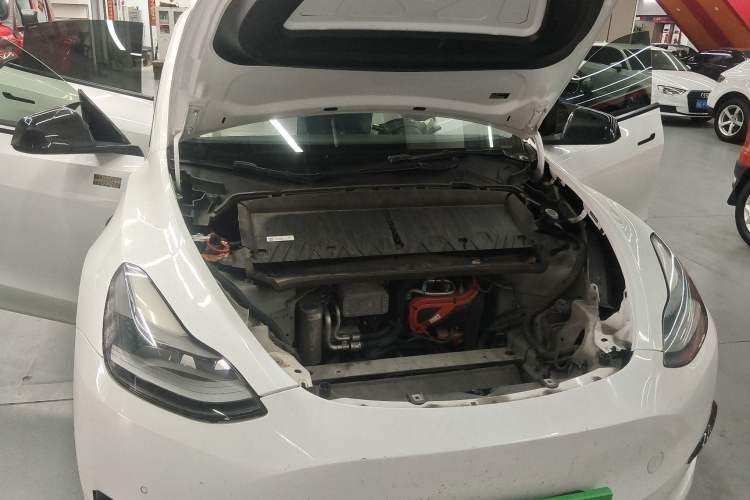 Used Tesla Model Y 2022 Performance High-Performance All-Wheel-Drive Version Engine Bay Right