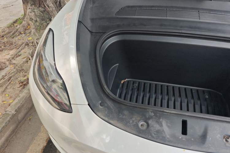 Used Tesla Model Y 2022 Rear-Wheel-Drive Version Engine Bay Right