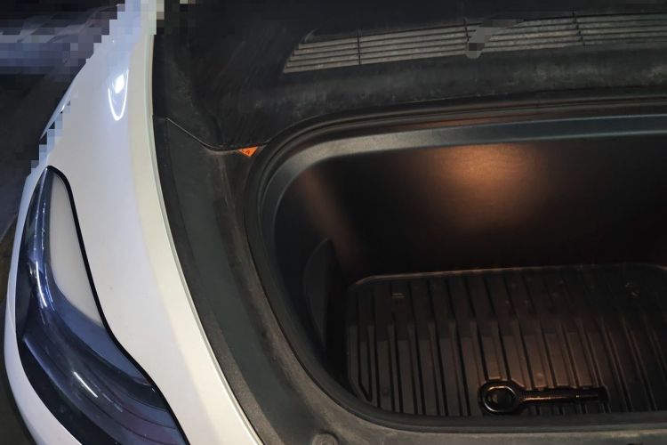 Used Tesla Model Y 2022 Rear-Wheel-Drive Version Engine Bay Right