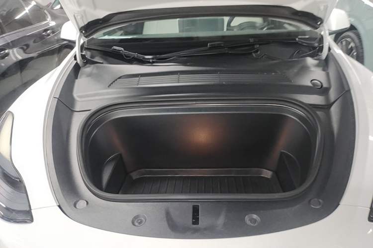 Used Tesla Model Y 2022 Performance High-Performance All-Wheel-Drive Version Engine Bay
