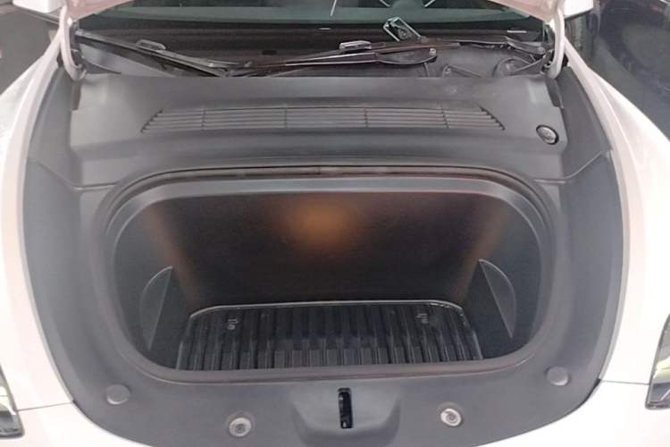 Used Tesla Model Y 2022 Rear-Wheel-Drive Version Engine Bay