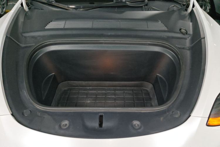 Used Tesla Model Y 2022 Rear-Wheel-Drive Version Engine Bay